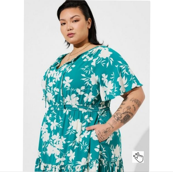 NWT Torrid Tea Length Studio Crepe de Chine Tie Neck Tiered Dress Size 2 - Picture 2 of 10